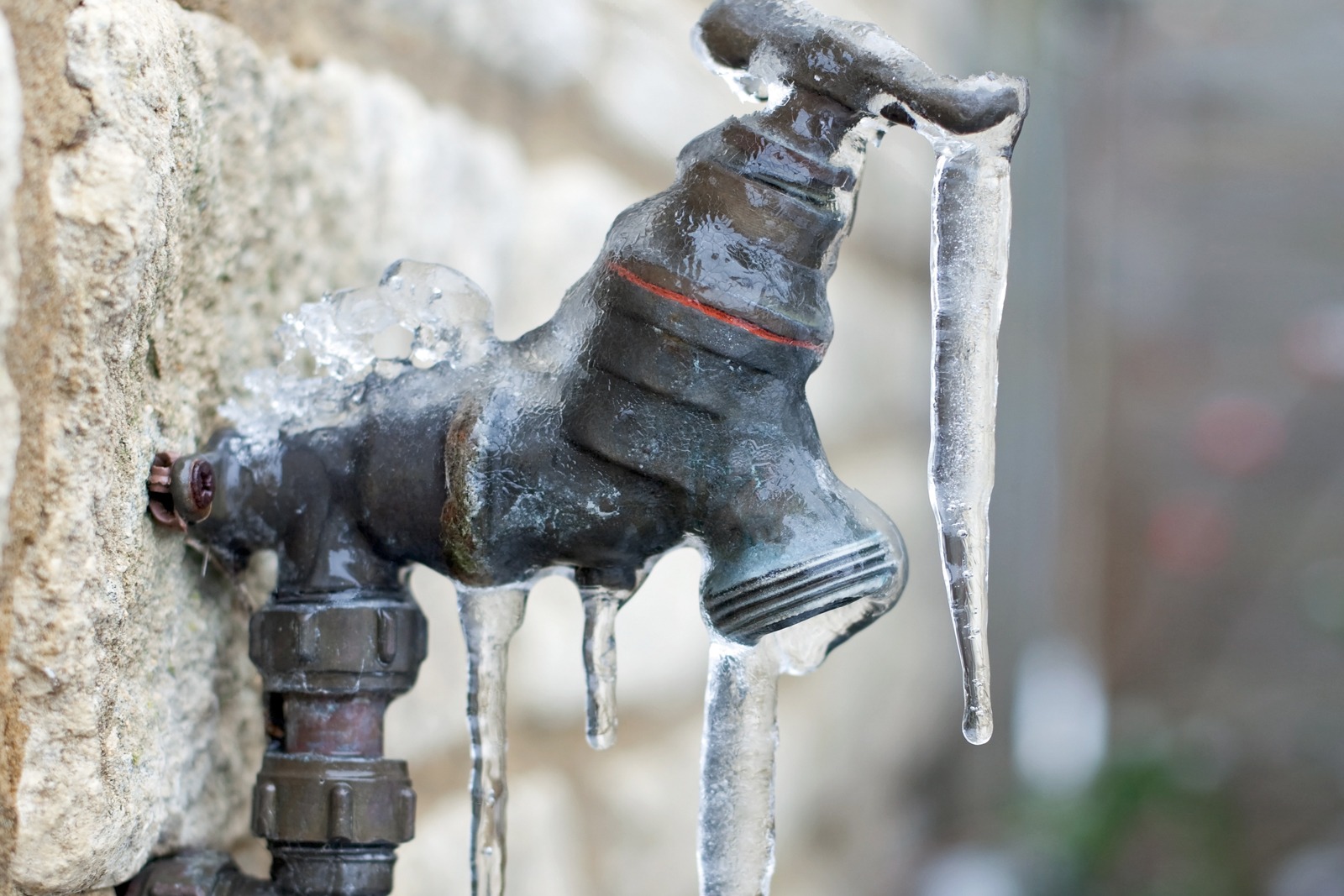 Trucos para evitar que tus tuberías se congelen este invierno